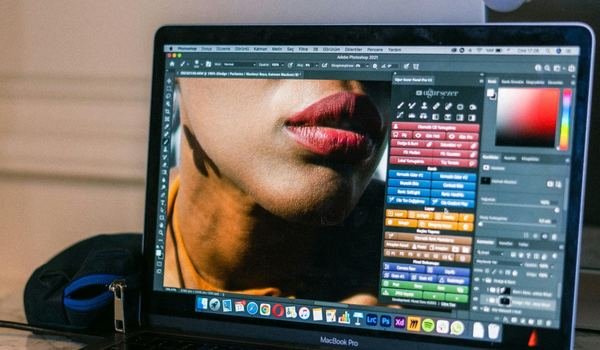 Graphics & Branding